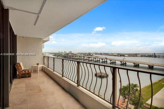 555 NE 15th StMiami - VENETIA CONDO condo unit 16H - picture