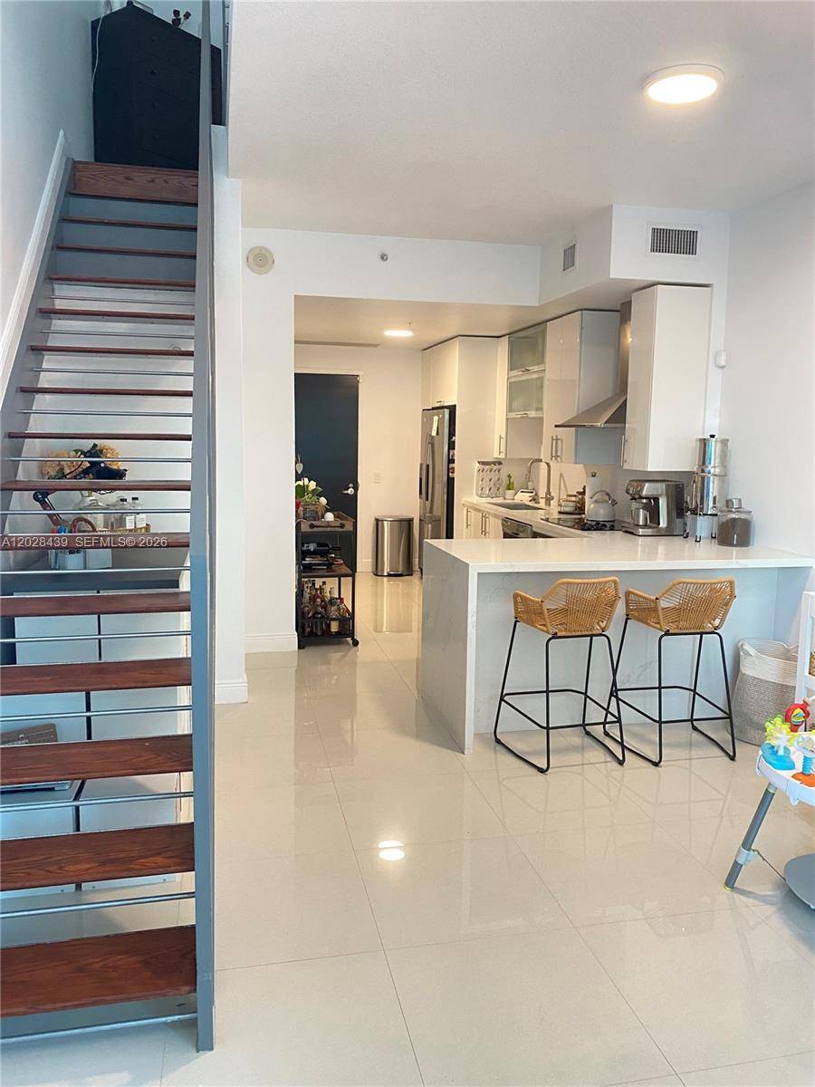 60 SW 13th StMiami - Condo 5+ Stories,Condo condo unit 2212 - picture