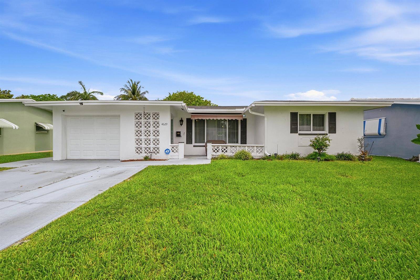 4629 NW 45thTamarac - picture
