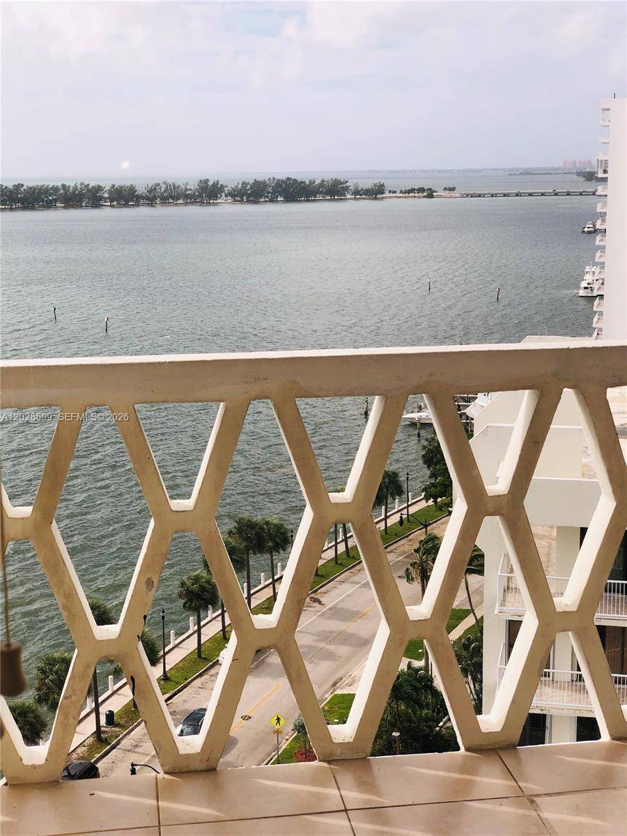 1430 Brickell Bay DrMiami - BAYSHORE CO OP INC condo unit PH-5 - picture
