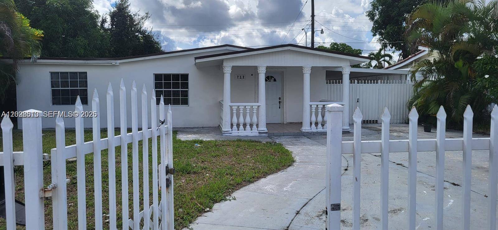 712 Hialeah DrHialeah - picture
