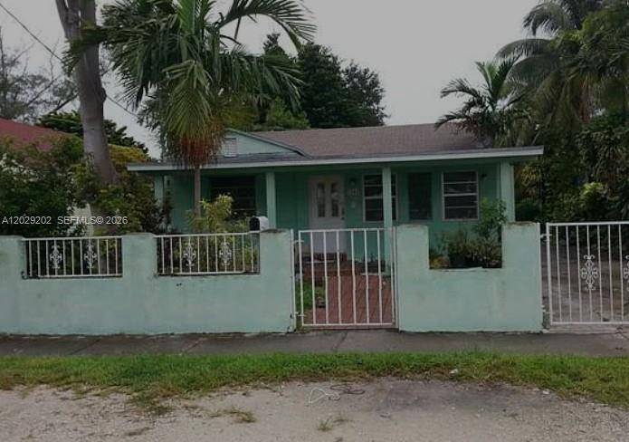 3245 NW 34th StMiami - picture
