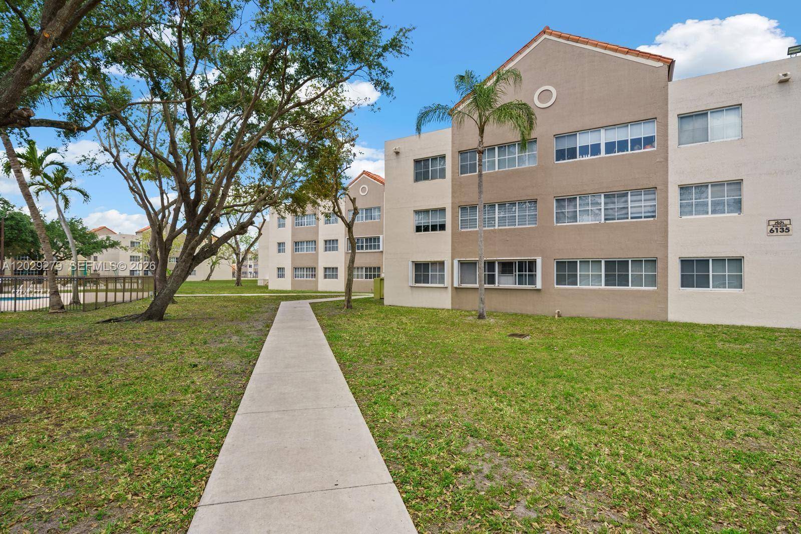 6135 NW 186th StHialeah - Condo 1-4 Stories,Condo condo unit 202 - picture