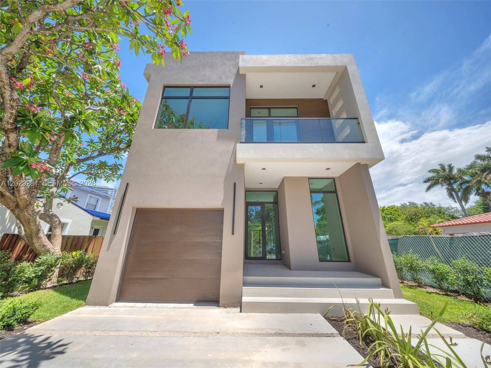 1637 Monroe StHollywood - picture