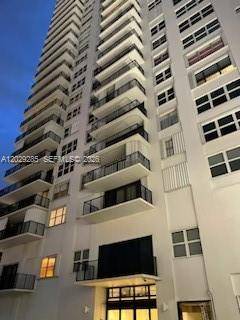 2101 S Ocean DrHollywood - QUADOMAIN TOWER I AND IV condo unit 306 - picture
