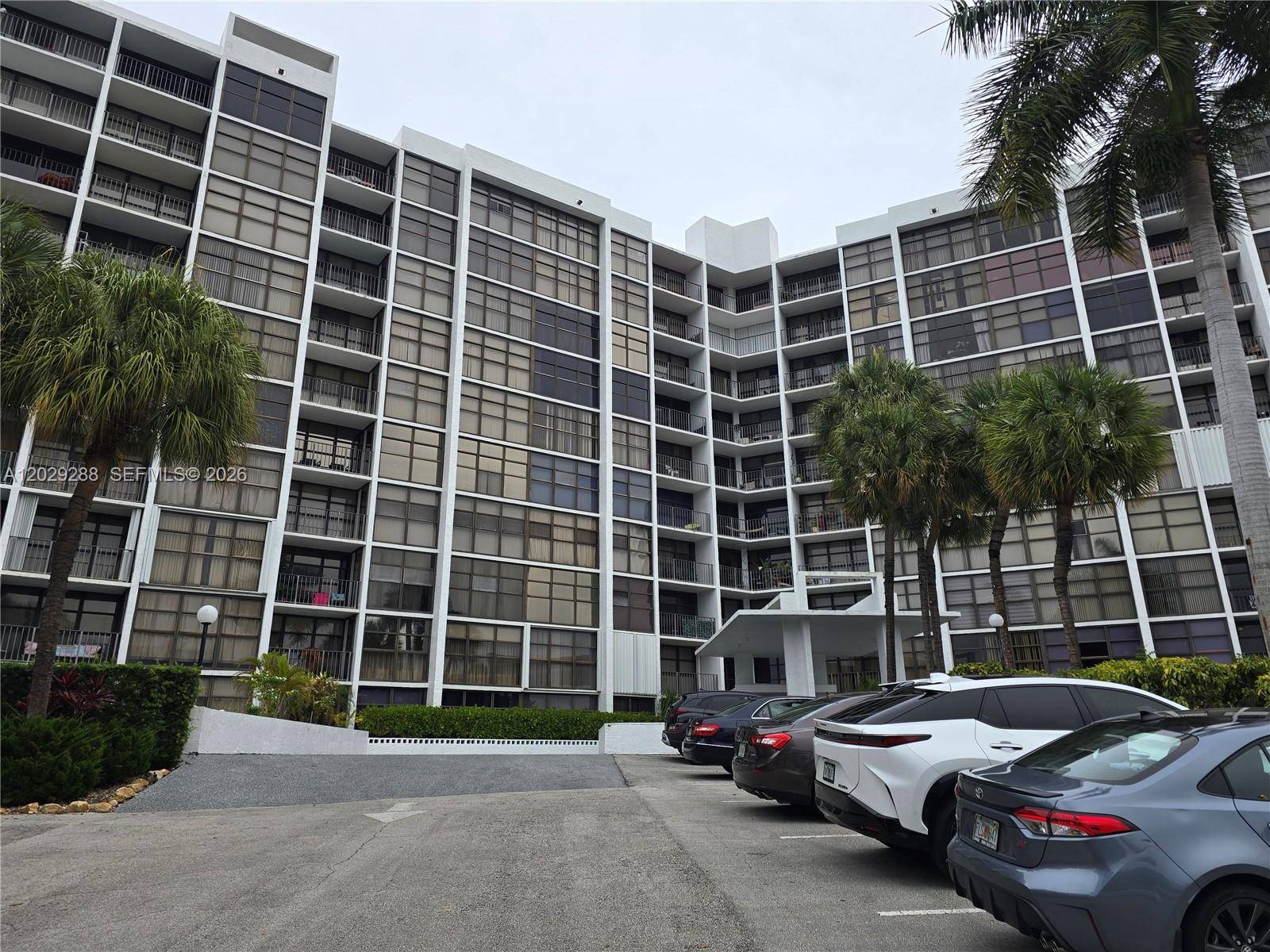 400 Leslie DrHallandale Beach - TOWERS OF OCEANVIEW EAST condo unit 416 - picture