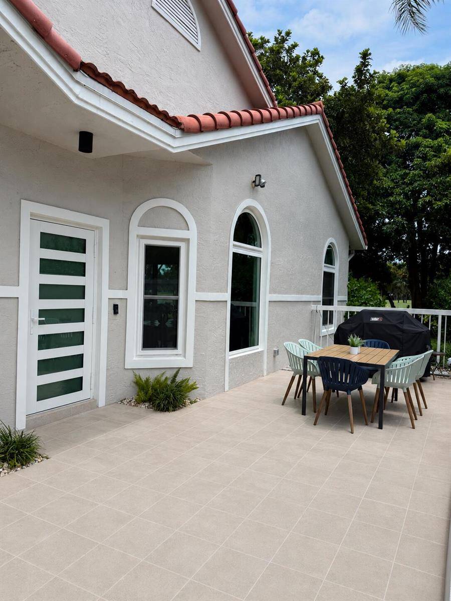 4103 CarriagePompano Beach - MISTY OAKS AT PALM-AIRE CO condo unit H4 - picture