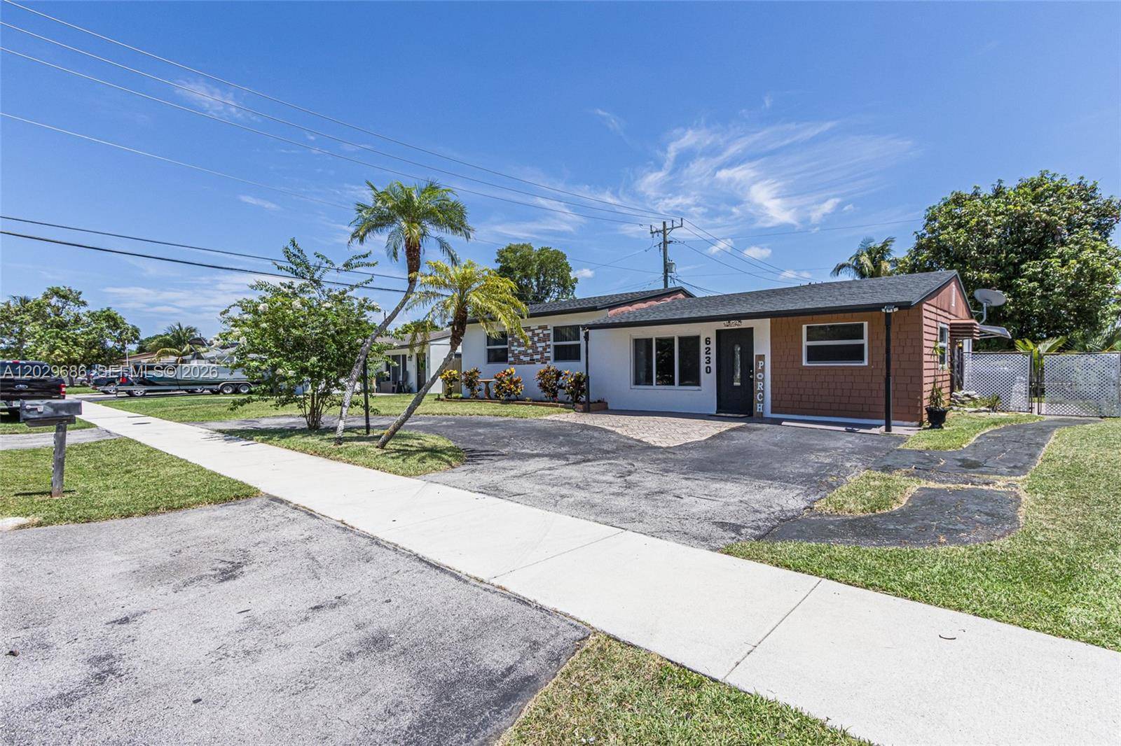 6230 SW 16th CtNorth Lauderdale - picture