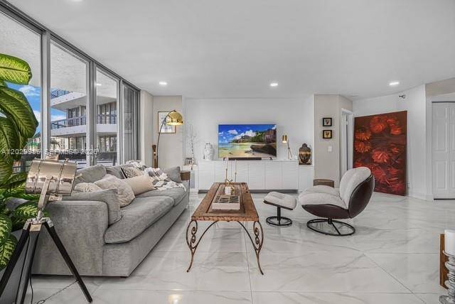 3500 Mystic Pointe DrAventura - MYSTIC POINTE TOWER 400 C condo unit 604 - picture