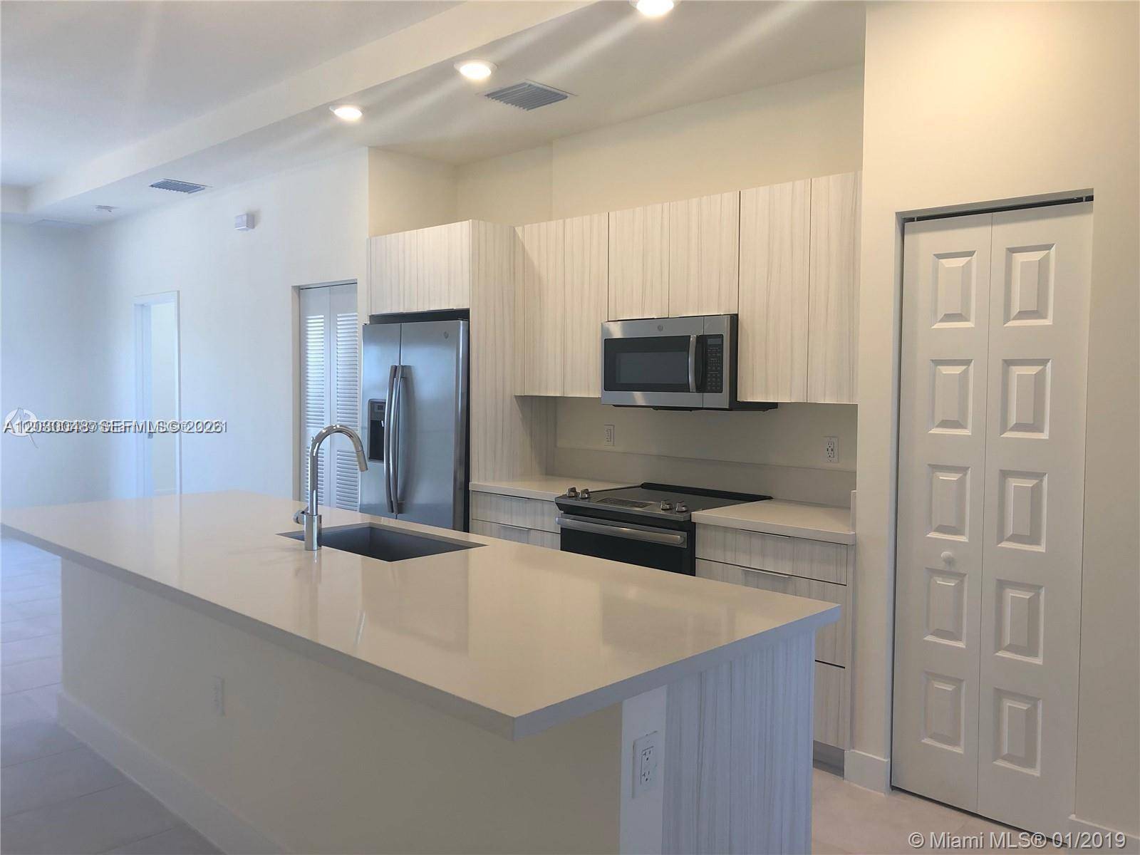 7825 NW 104 AVEDoral - Apartments-Annual,Apartment condo unit 34 - picture
