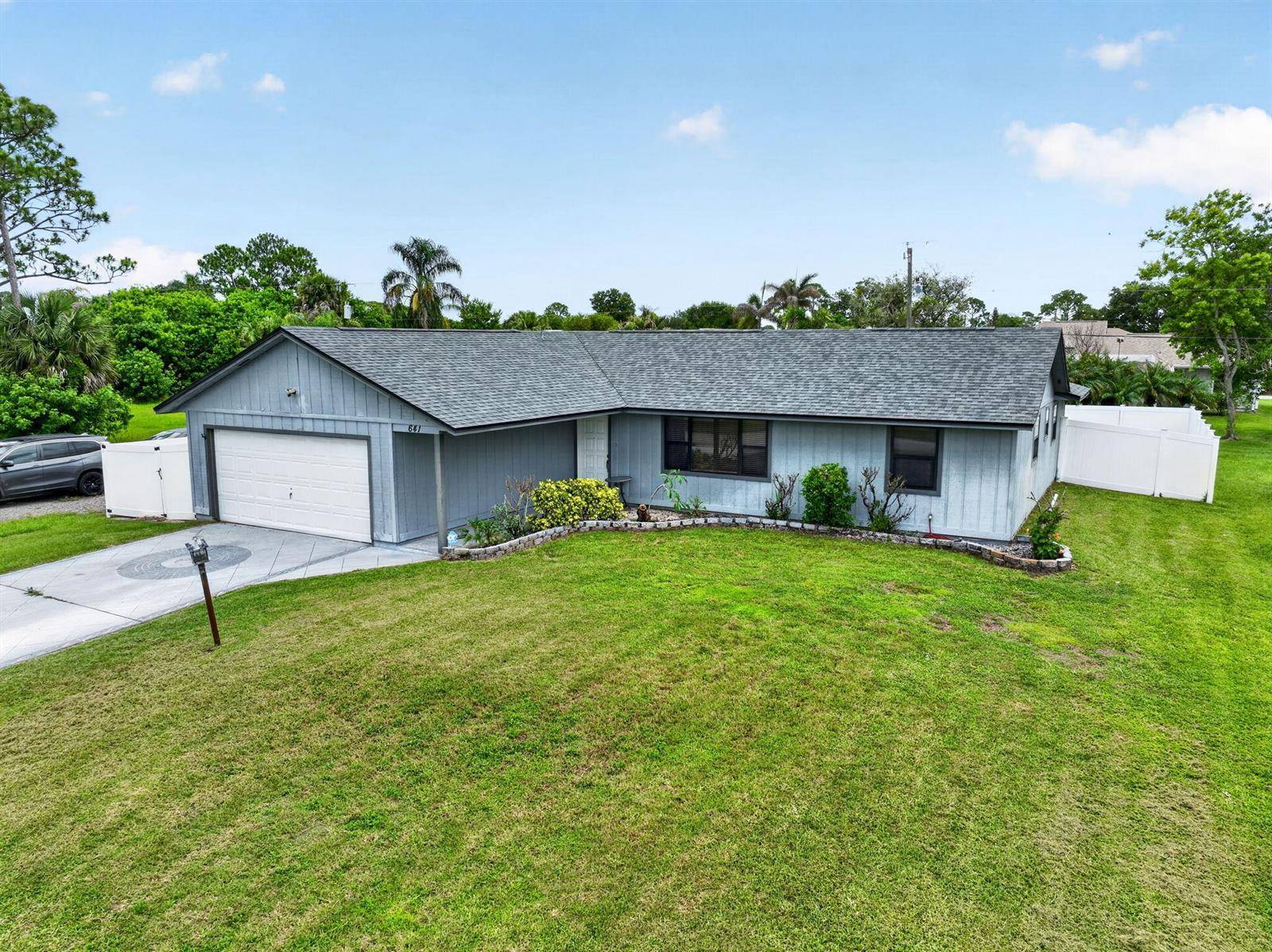 641 SE StreamletPort St. Lucie - picture