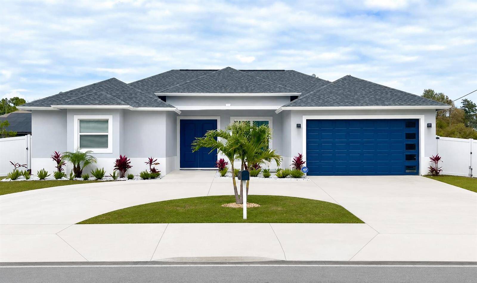 363 SW BeckerPort St. Lucie - picture