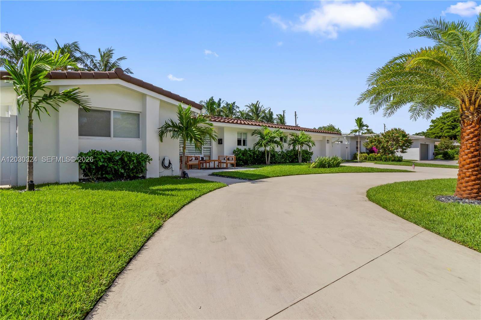 2862 NE 35th CtLighthouse Point - picture