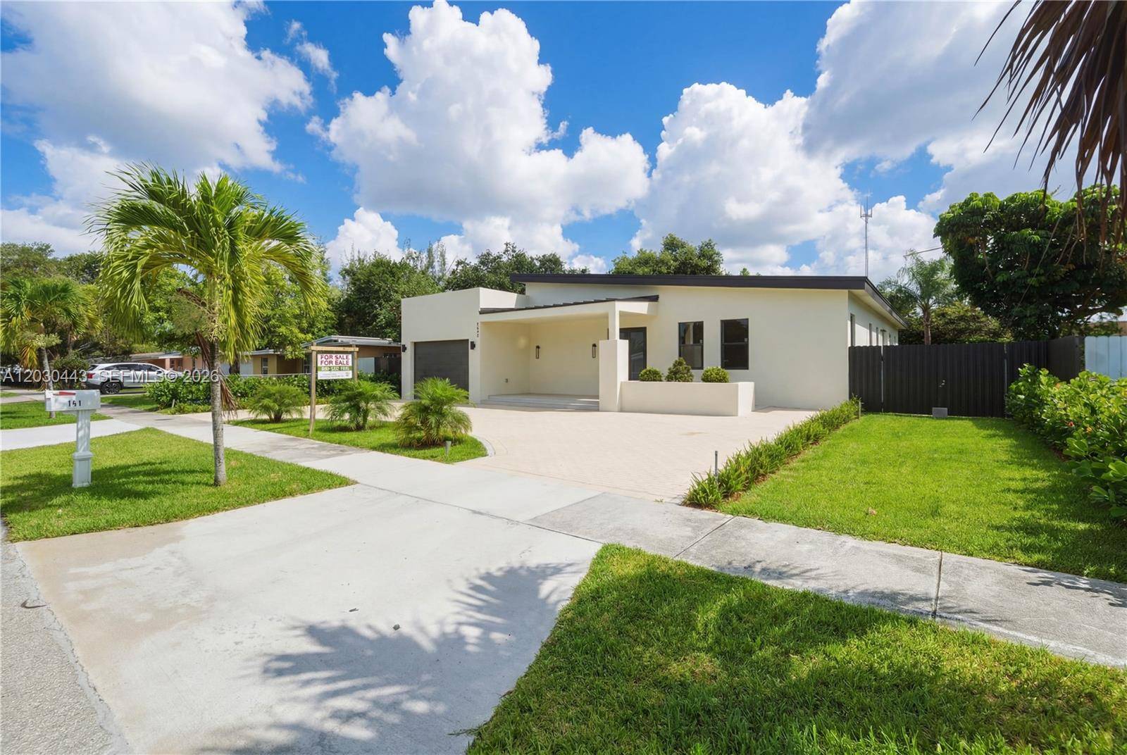 131 Miami Gardens RdWest Park - picture
