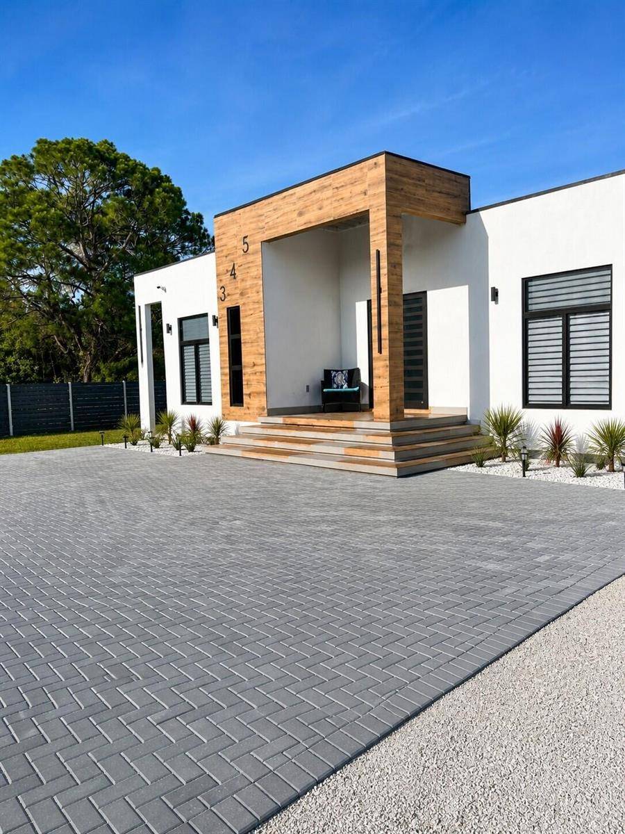 345 N JineteClewiston - picture
