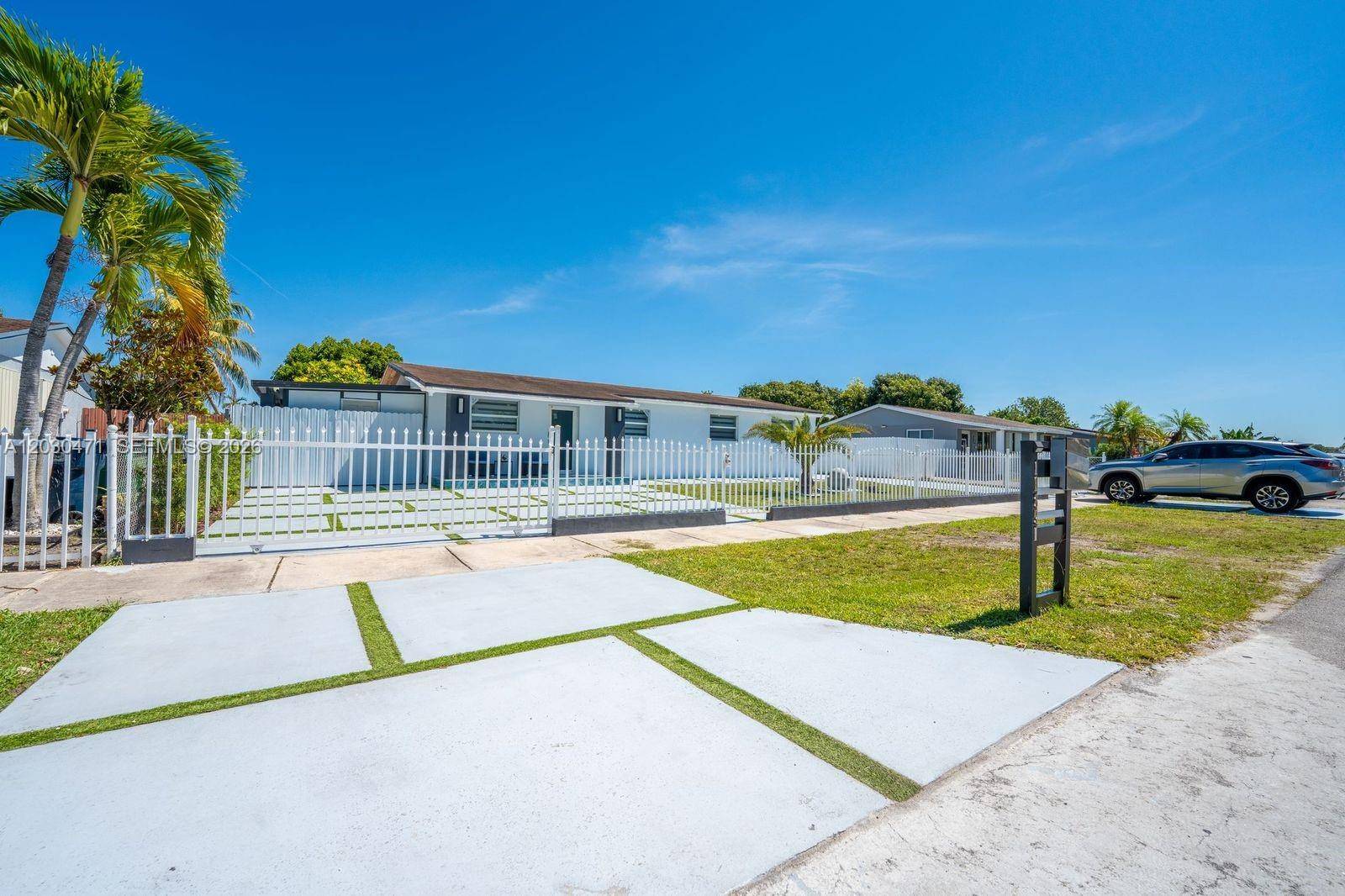 11851 SW 181st StMiami - picture