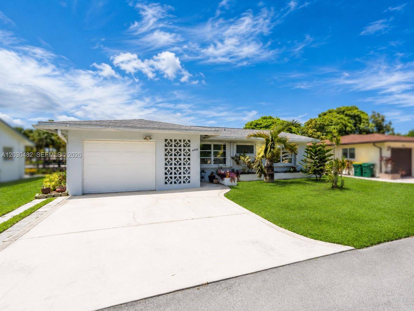 4923 NW 55th CtTamarac - picture