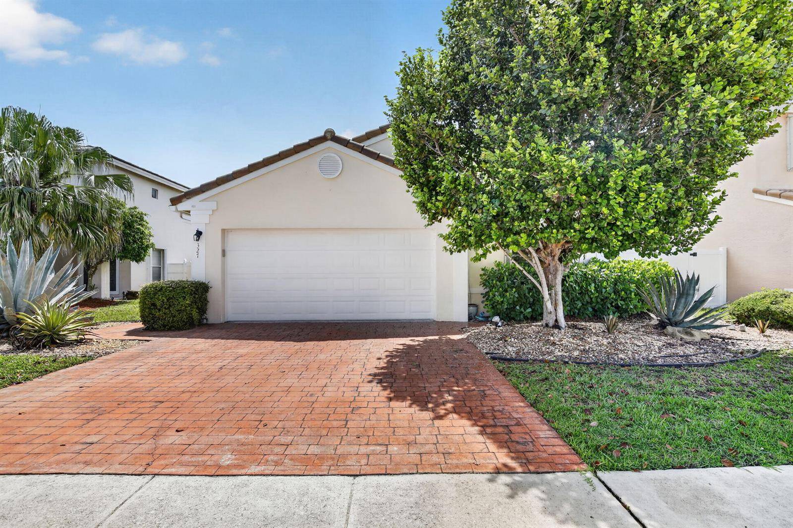 327 SW 191stPembroke Pines - picture