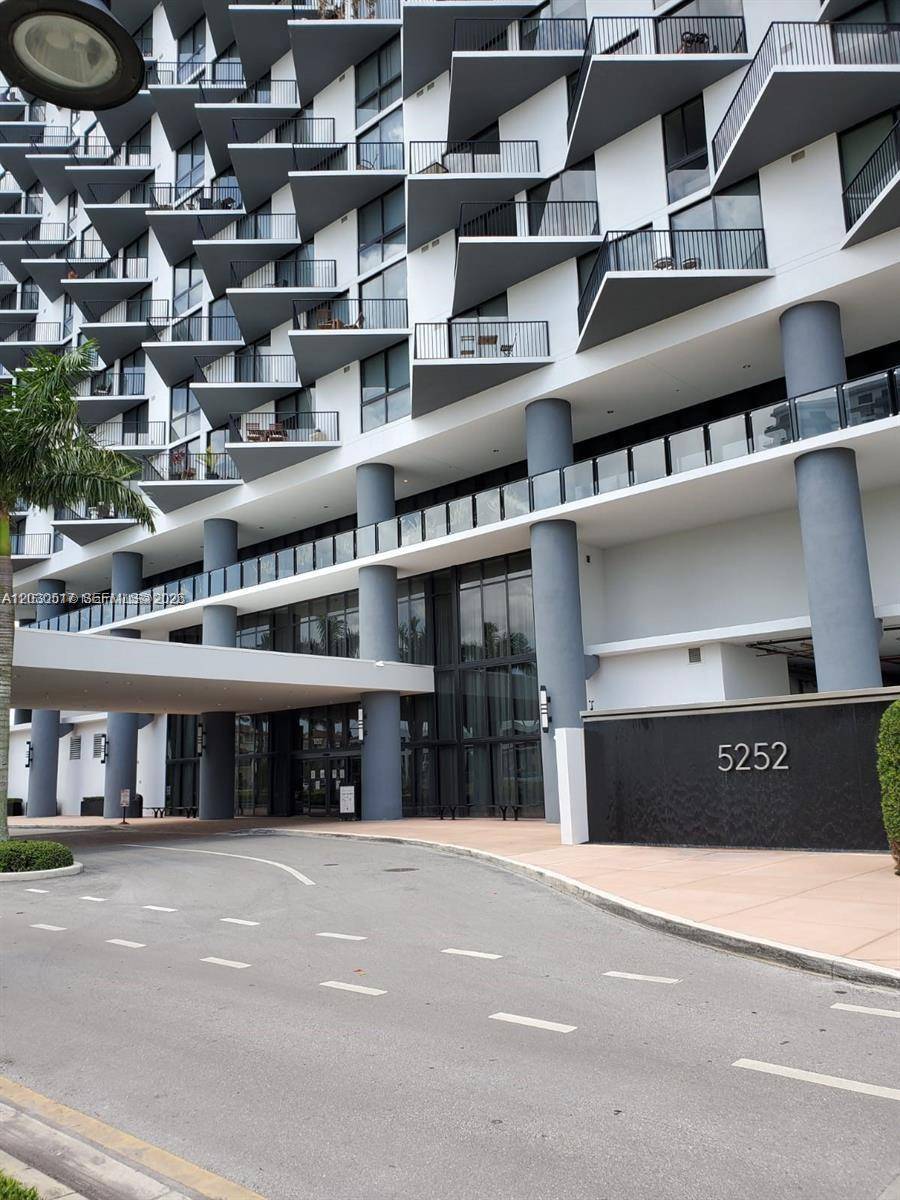 5252 NW 85th AveDoral - 5252 PASEO CONDO condo unit 1104 - picture