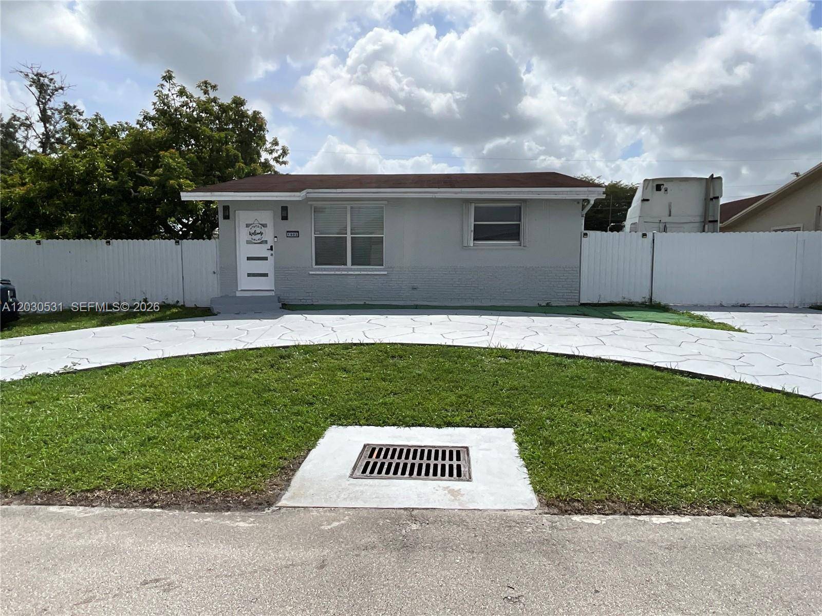 1905 SW 100th AveMiramar - picture