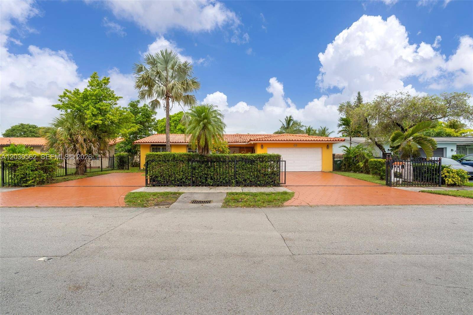 1320 SW 84th AveMiami - picture