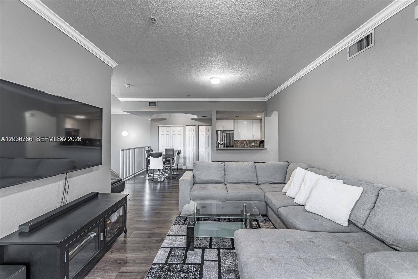 6340 NW 114th AveDoral - THE COURTS AT DORAL ISLES condo unit 134 - picture