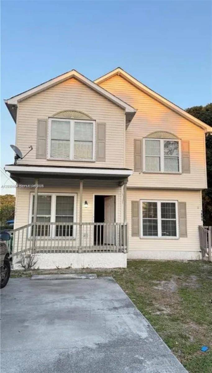 1742 SW 44th TerFort Lauderdale - picture