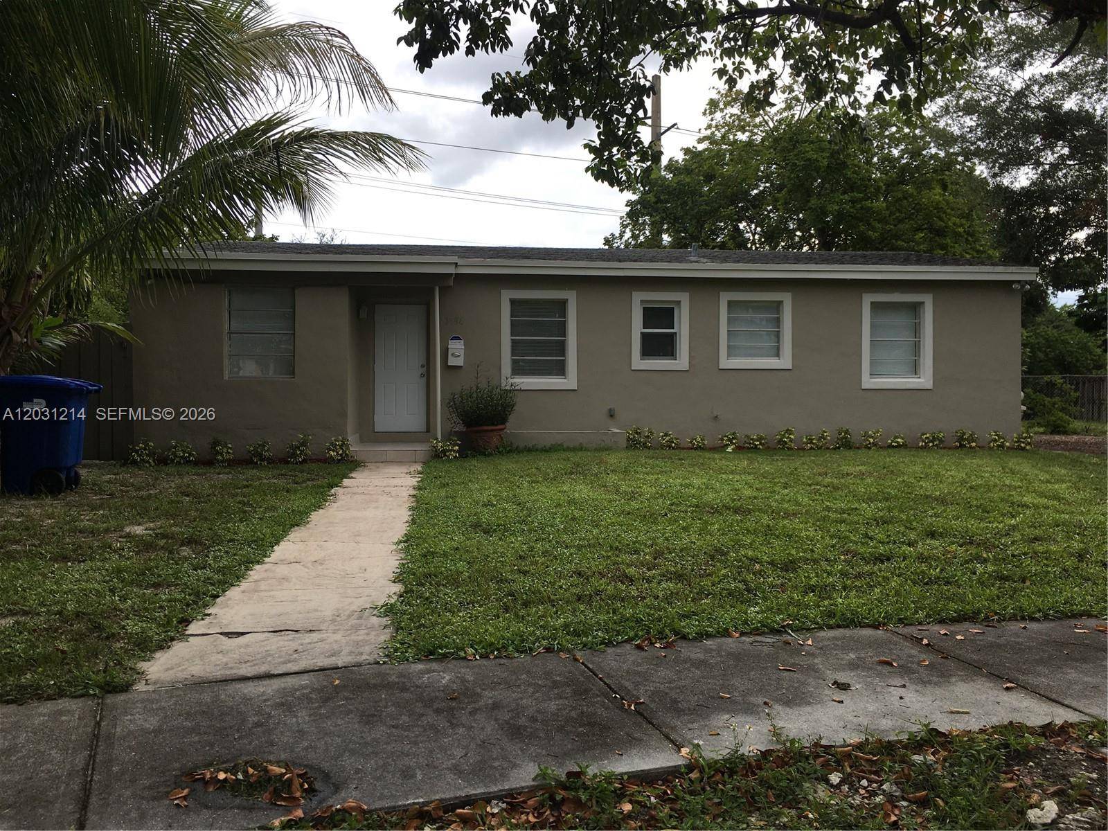 1594 NE 155th TerNorth Miami Beach - picture