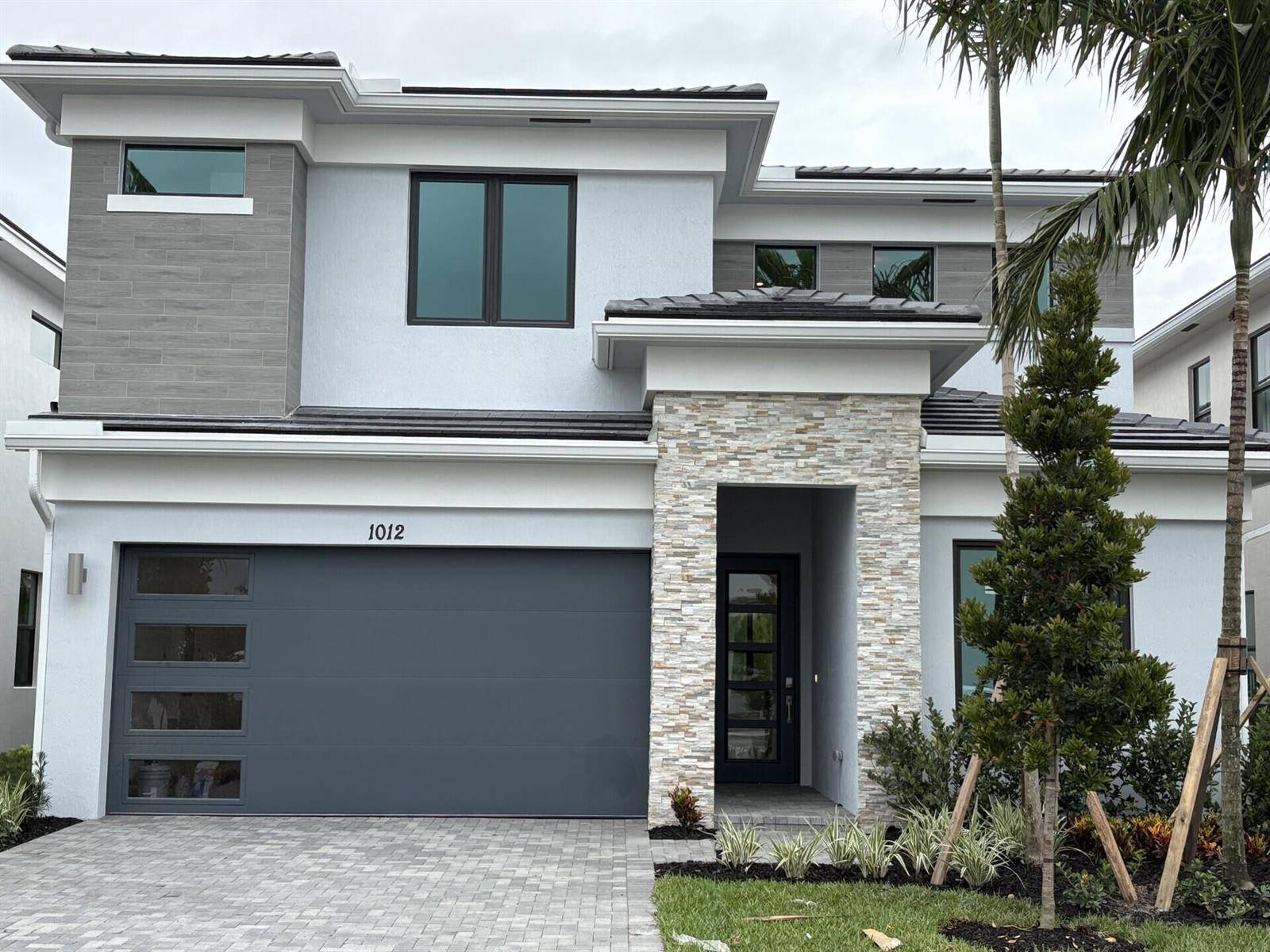 1012 RaleighWellington - picture
