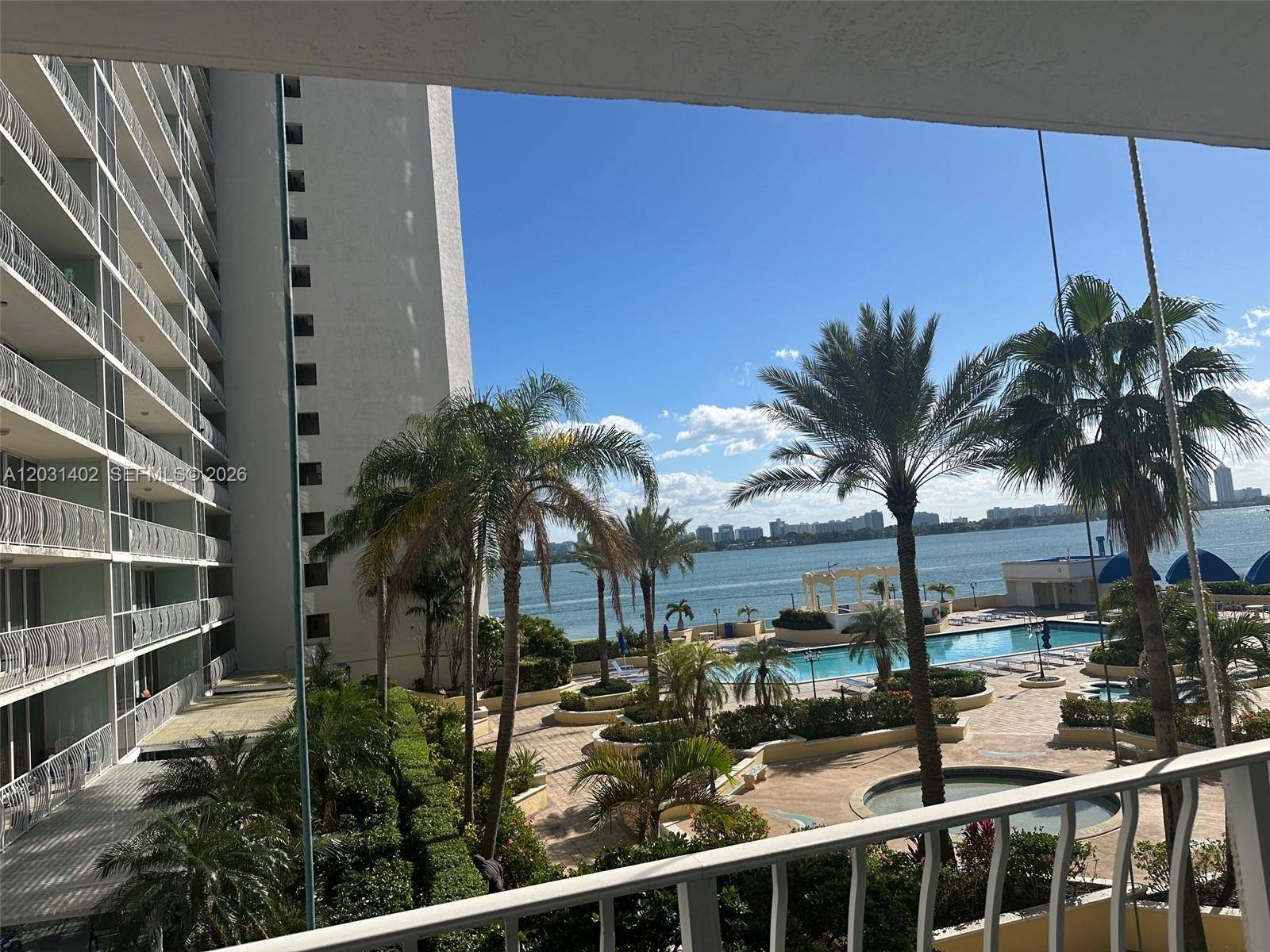 7601 E Treasure DrNorth Bay Village - Condo 5+ Stories,Condo condo unit 610 - picture
