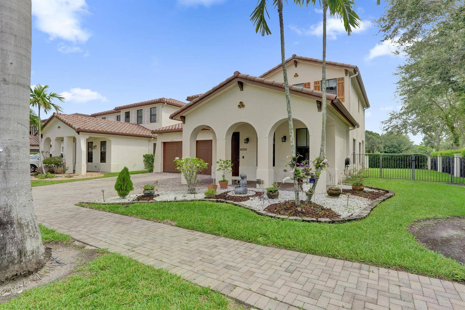8541 NW 38thCooper City - picture