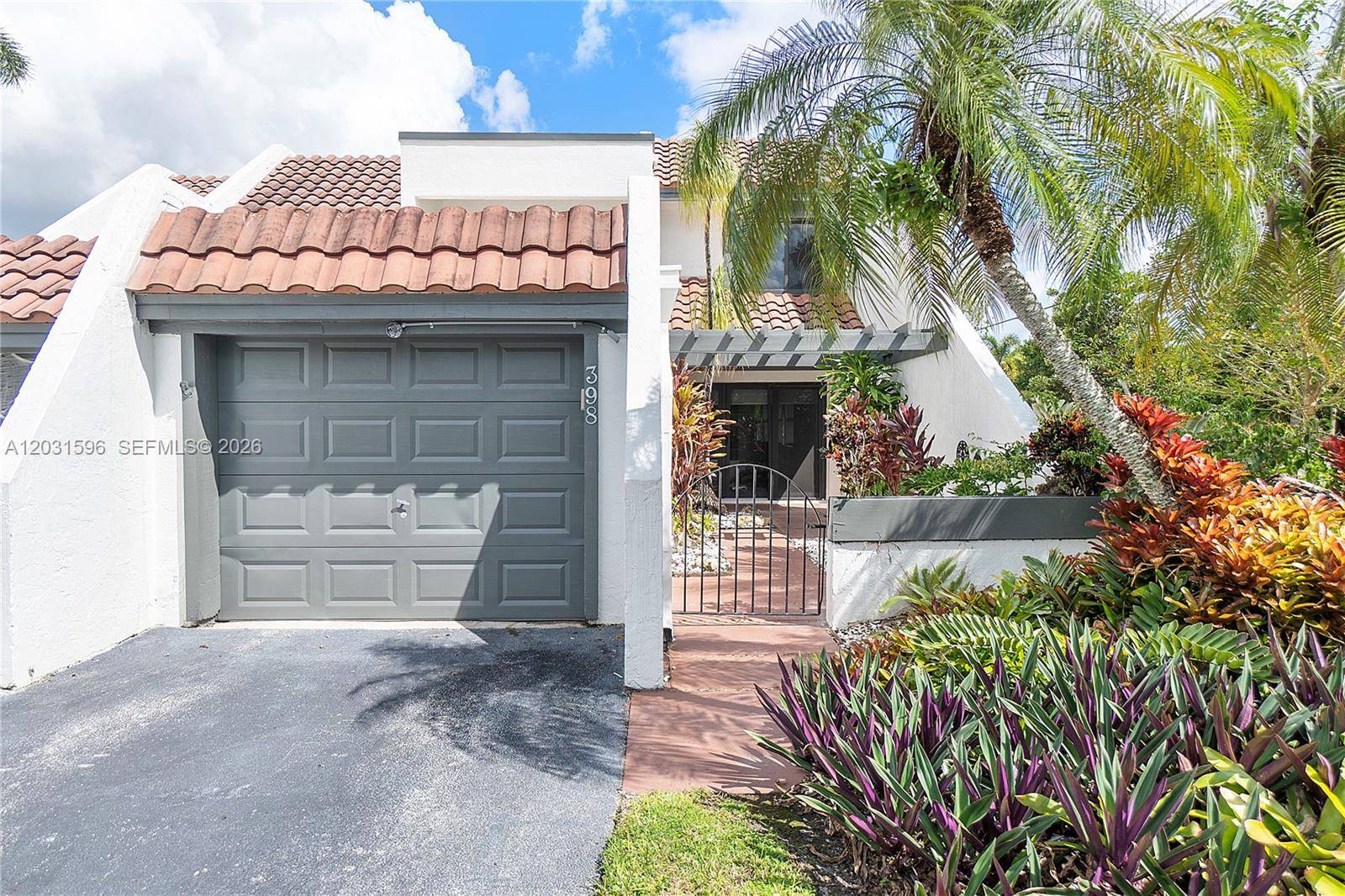 398 Fern DrWeston - TOWNHOUSE VILLAGE AT BONAV condo unit 10-6 - picture