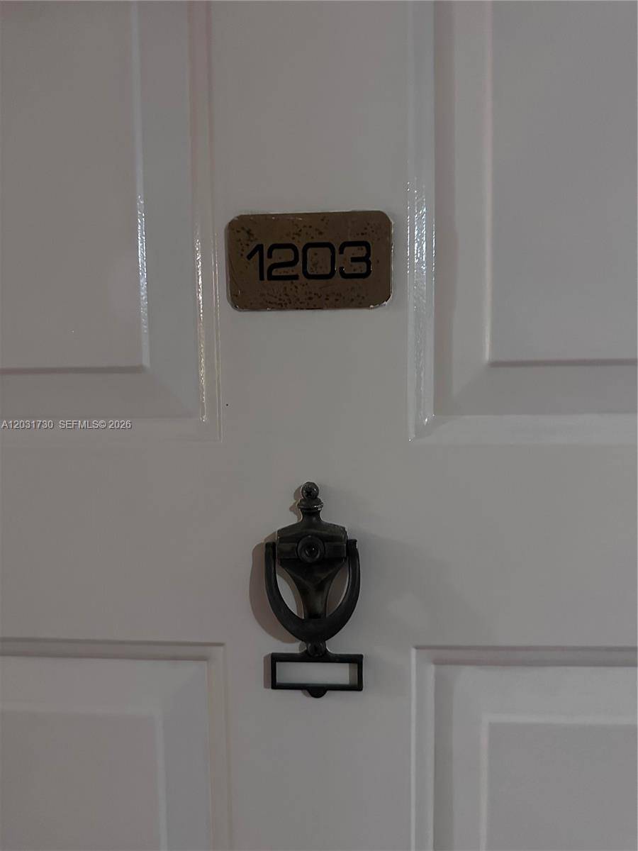 5880 W Collins AveMiami Beach - LA RIVE GAUCHE CONDO condo unit 1203 - picture