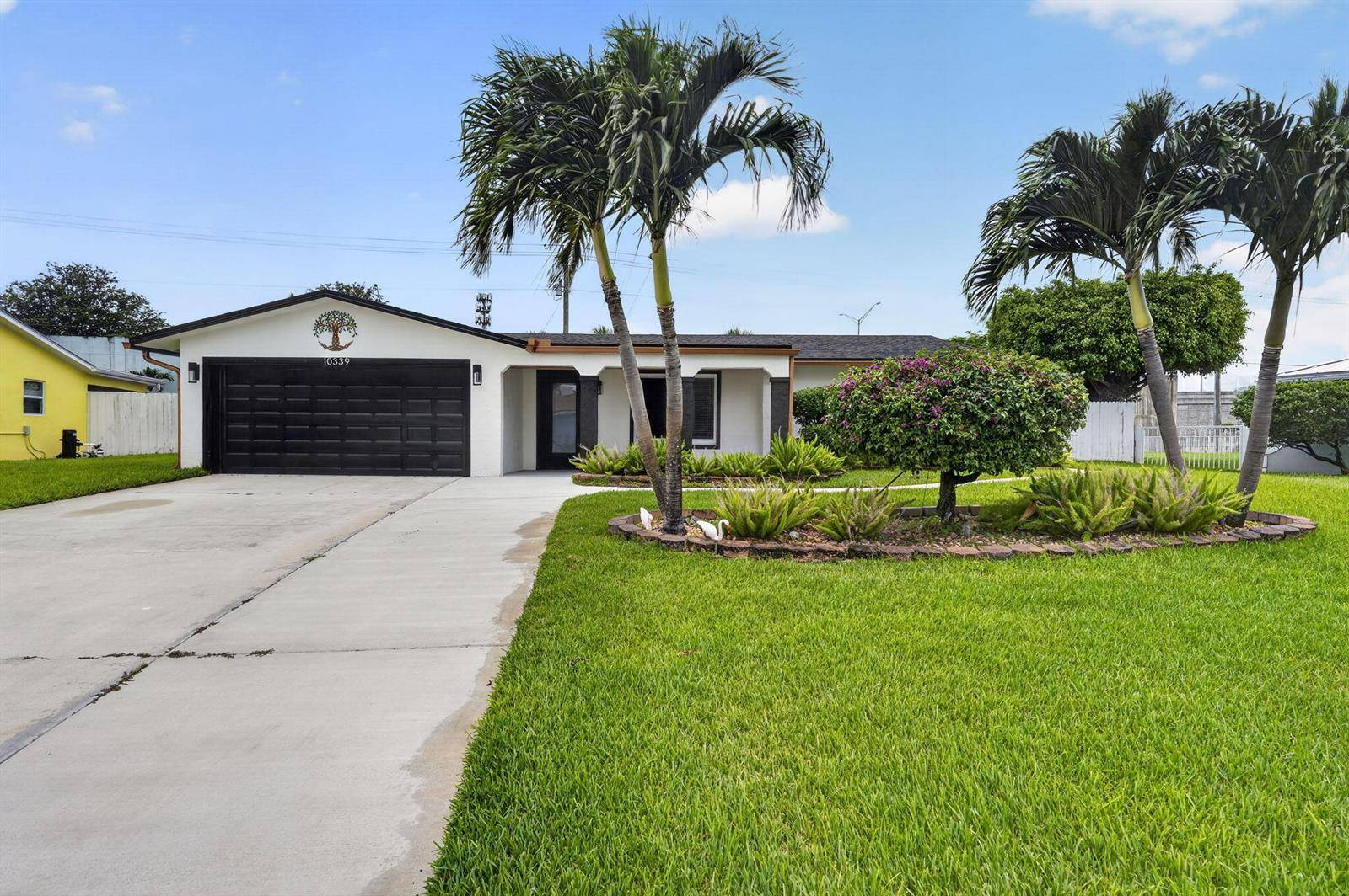 10339 DaphnePalm Beach Gardens - picture