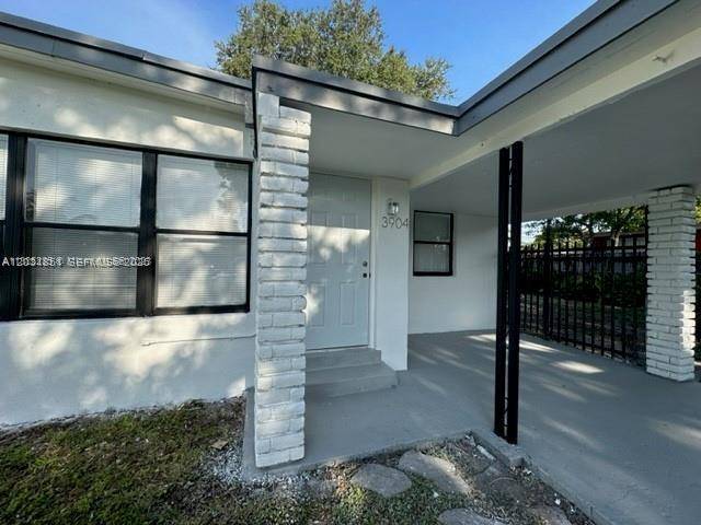 3904 SW 58th AveWest Park - picture