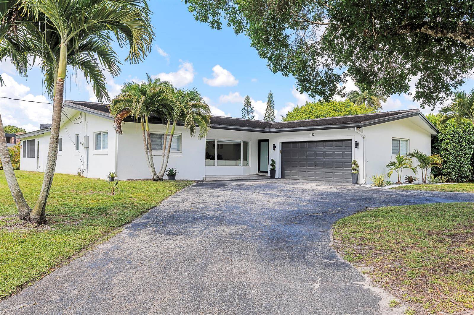 11821 NW 6thPlantation - picture
