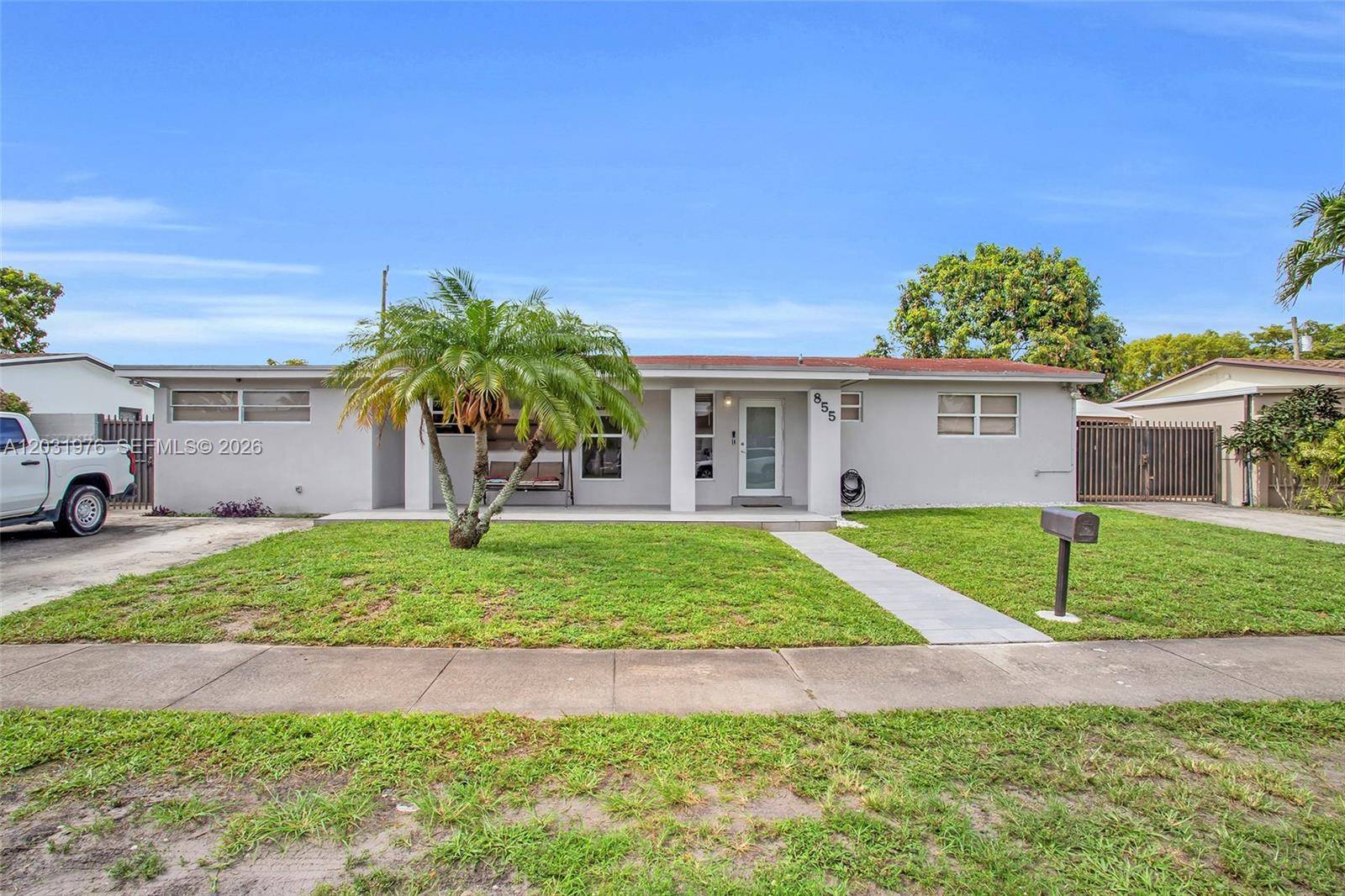 855 W 70th PlHialeah - picture