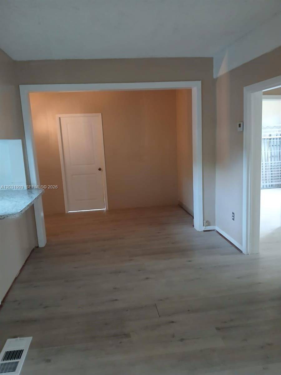 1400 NE 148th StMiami - Duplex/Tri/Quad-Annual,Duplex condo unit 2 - picture