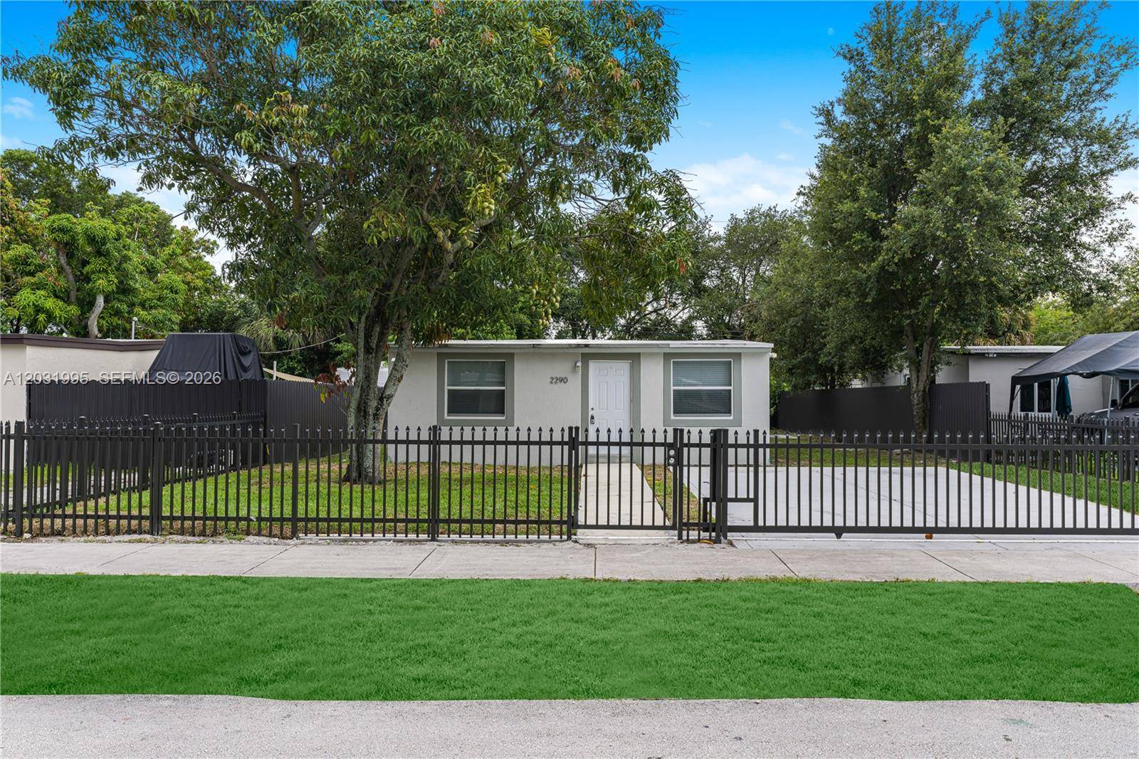 2290 Rutland StOpa-Locka - picture
