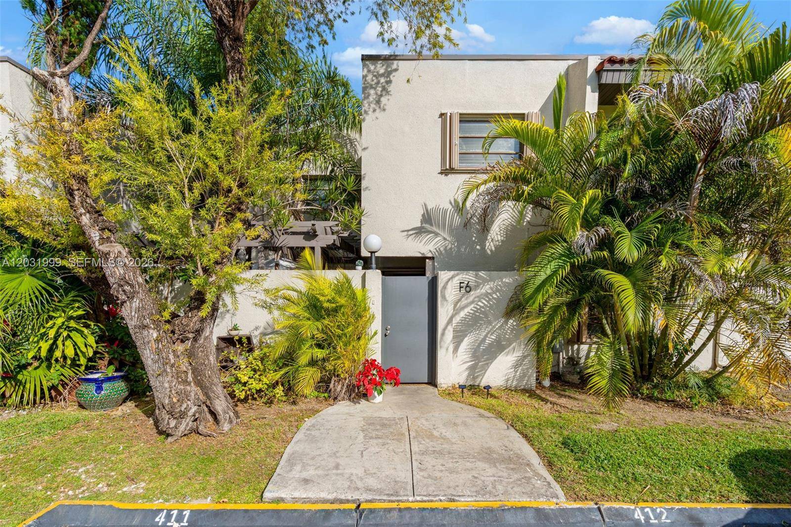 4726 SW 67th AveMiami - OASIS CONDO NO 2 condo unit F6 - picture