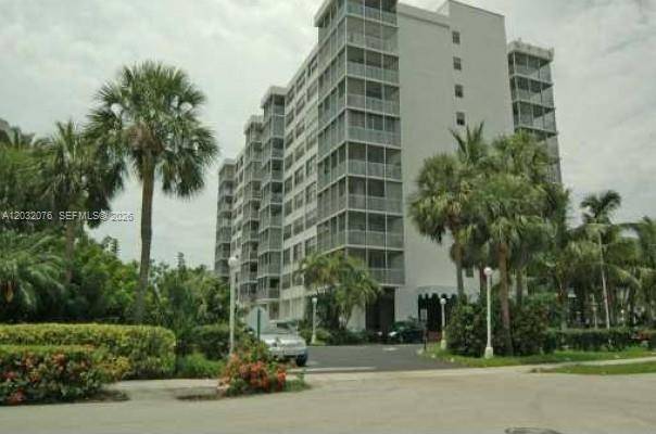 150 Ocean Lane DrKey Biscayne - Condo/Co-Op/Annual,Condo condo unit 4B - picture