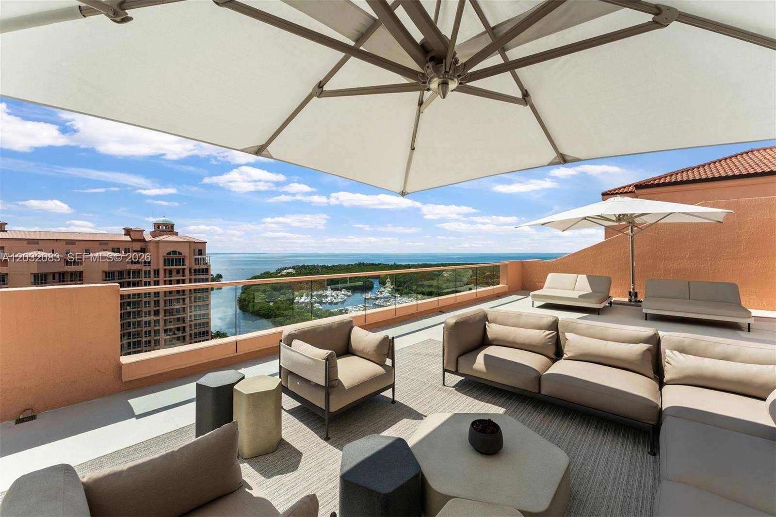 60 Edgewater DrCoral Gables - THE GABLES CONDO condo unit TS-D - picture