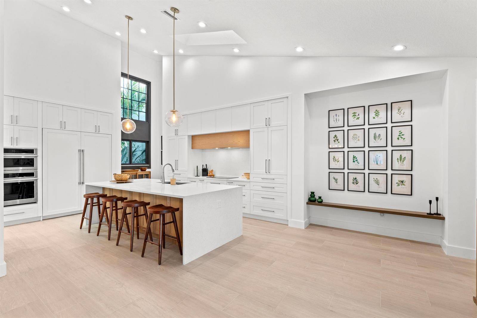 2514 Windsor WayWellington - picture