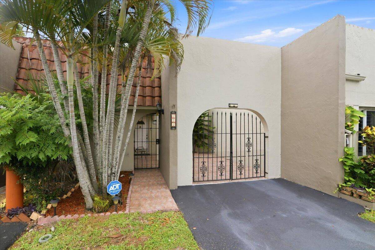 275 JacarandaPlantation - picture