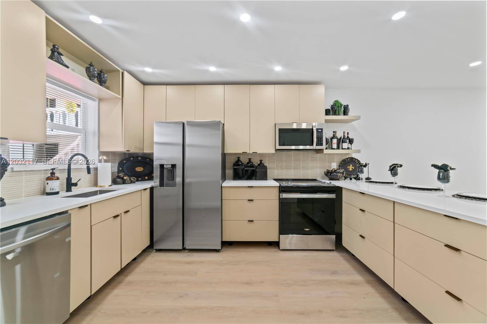 4812 NE 23rd AveFort Lauderdale - COLONIAL CONDO condo unit 3 - picture
