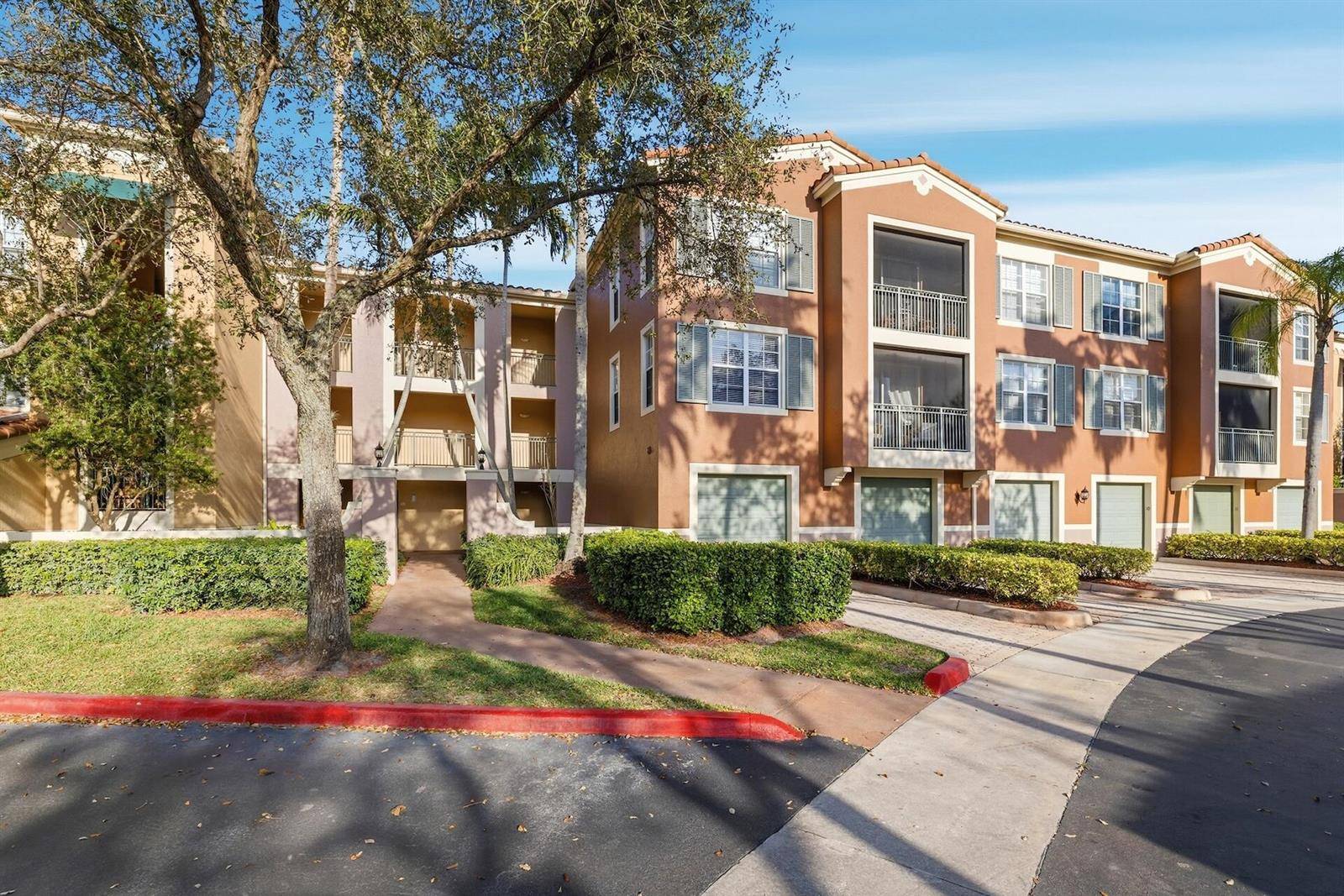 11750 Saint AndrewsWellington - ST ANDREWS AT POLO CLUB CO condo unit 302 - picture