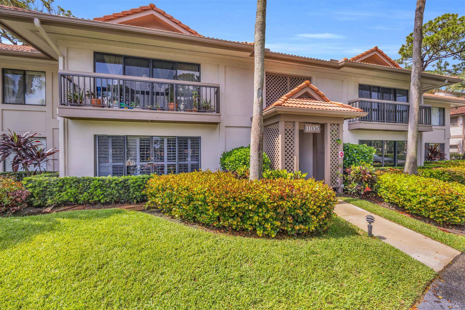 1105 DuncanPalm Beach Gardens - DUNBAR WOODS CONDO I II AN condo unit 104 - picture