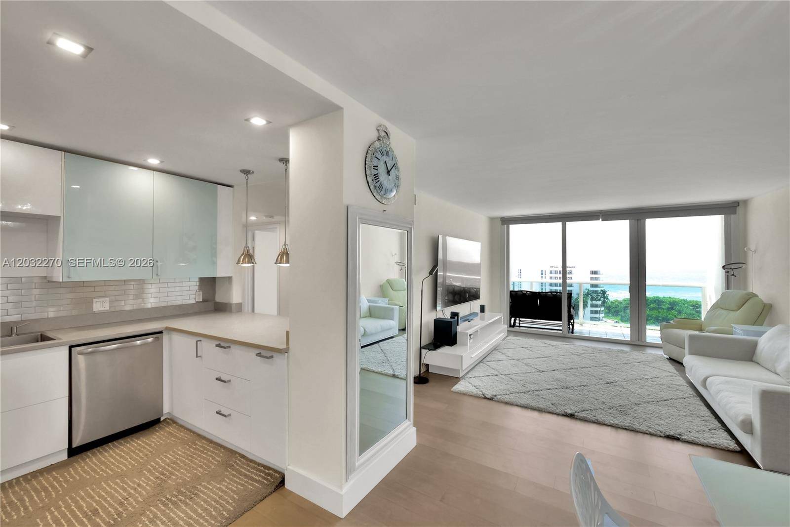 100 Bayview DrSunny Isles Beach - ARLEN HOUSE EAST CONDO condo unit 1008 - picture