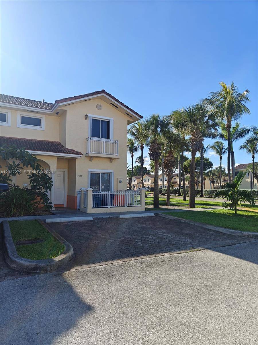 17866 NW 74th CtHialeah - picture