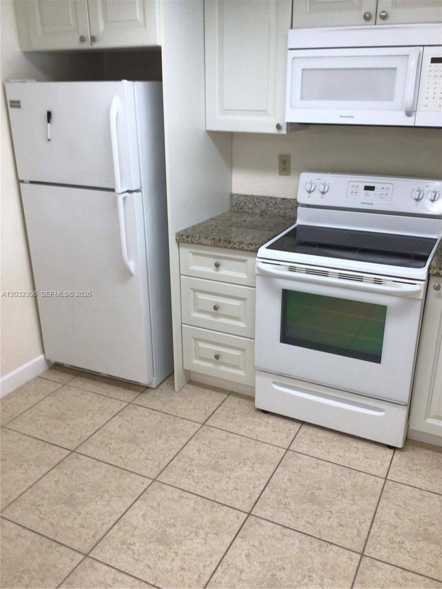 10975 SW 107th StMiami - Condo 1-4 Stories,Condo condo unit 302 - picture